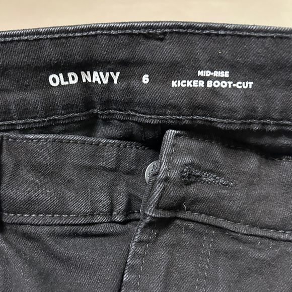 Old Navy Jean Mid Rise Kicker Boot Cut Black Size 6 - Picture 2 of 6